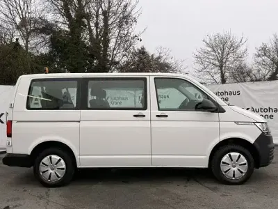 Używany VW Caravelle Trendline 110 KM (80 kW) 2021 Biały Van