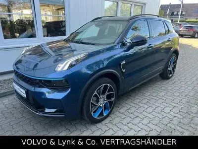 Gebraucht Lynk & Co 01 261 PS (191 kW) 2025 Cosmic blau metallic (metallic) SUV
