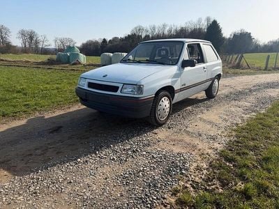 Gebraucht Opel Corsa Swing 45 PS (33 kW) 1991 Weiß Kleinwagen