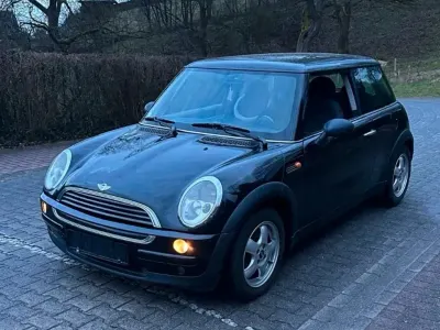 Używany Mini Cooper 90 KM (66 kW) 2001 Czarny Hatchback