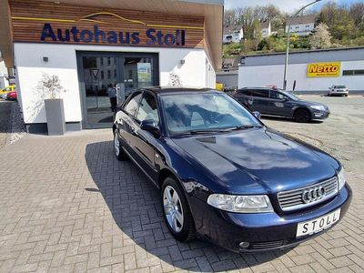 Gebraucht Audi A4 125 PS (91 kW) 1999 Blau Limousine
