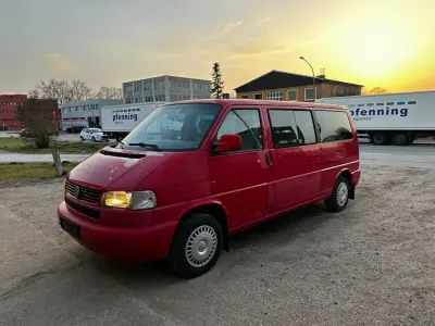 Second-hand VW Caravelle 116 CP (85 kW) 2001 Roșu Van
