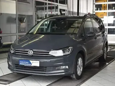 Gebraucht VW Touran Comfortline 150 PS (110 kW) 2023 Uranograu Van / Kleinbus