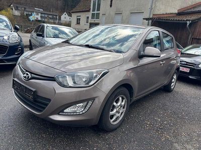 Gebraucht Hyundai i20 Trend 86 PS (63 kW) 2013 Grau Kleinwagen