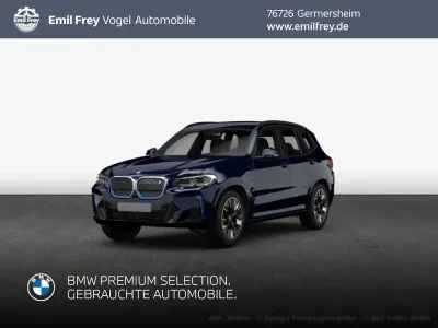 Gebraucht BMW iX3 Impressive 210 kW (286 PS) 2023 Carbonschwarz metallic SUV