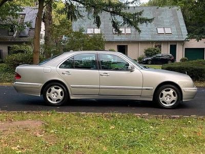 Mercedes E280