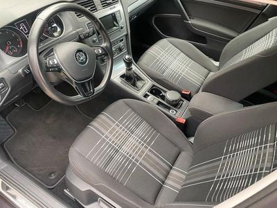 Grau Gebraucht 2016 VW Golf LOUNGE Limousine | 10.500 € (Guter Preis)