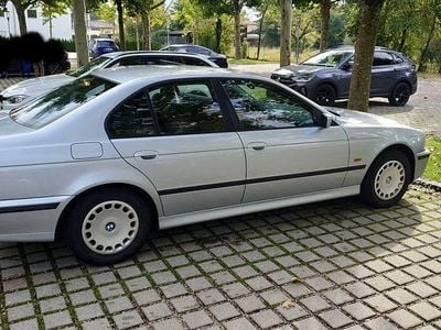 BMW 523