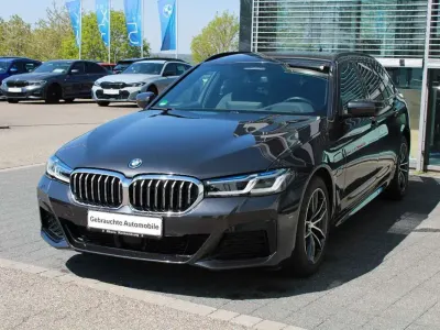 Usata BMW 530e M Sport 292 CV (214 kW) 2023 Grigio Station wagon