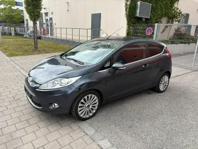 Gebraucht Ford Fiesta 97 PS (71 kW) 2009 Blau Kleinwagen