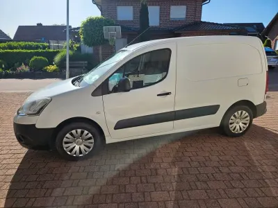 Gebraucht Citroën Berlingo Tendance 92 PS (67 kW) 2013 Weiß Van / Kleinbus