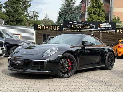 Porsche 911 Carrera 4 GTS