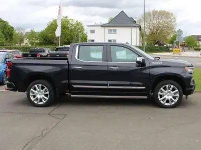 Neu Chevrolet Silverado 426 PS (313 kW) 2026 Schwarz Limousine
