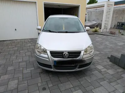 Używany VW Polo Trendline 60 KM (44 kW) 2009 Srebrny Hatchback
