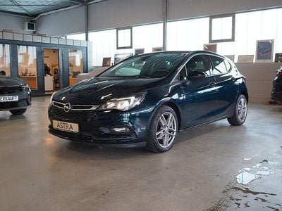 Grün Gebraucht 2017 Opel Astra Dynamic Limousine | 12.900 € (Etwas zu teuer)