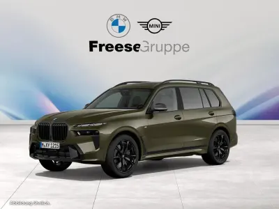 Neu BMW X7 Shadowline 352 PS (258 kW) 2026 Silber SUV