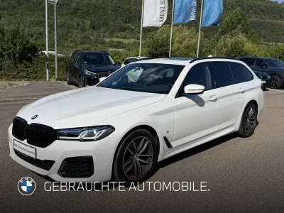 Gebraucht BMW 520 M Sport 190 PS (139 kW) 2023 Weiß Limousine