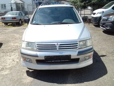 Gebraucht Mitsubishi Space Wagon Motion 150 PS (110 kW) 1999 Silber Van / Kleinbus