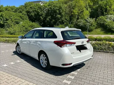 Gebraucht Toyota Auris Touring Sports 111 PS (81 kW) 2016 Weiß Kombi