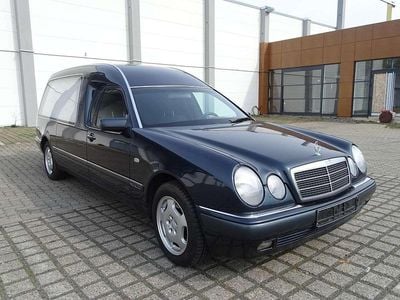 Second-hand Mercedes E280 204 CP (150 kW) 1999 Albastru