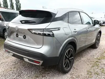 Neu Nissan Qashqai Tekna 158 PS (116 kW) 2026 Silver metallic silver metallic SUV