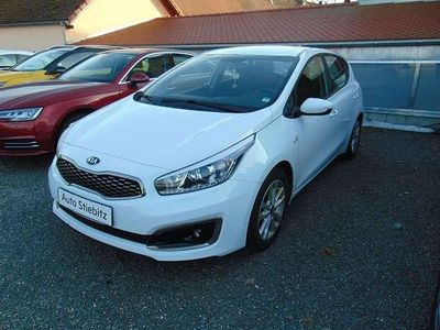 Gebraucht Kia Ceed Edition 7 135 PS (99 kW) 2018 (wd) carraraweiss Kleinwagen