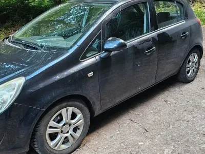 Gebraucht Opel Corsa Edition 80 PS (58 kW) 2009 Schwarz Kleinwagen