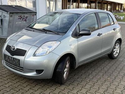 Medium silver metallic Gebraucht 2006 Toyota Yaris Cool Kleinwagen | 1.900 € (Fairer Preis)