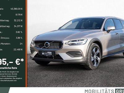Beige Gebraucht 2023 Volvo V60 CC Plus Kombi | 40.390 € (Etwas zu teuer)