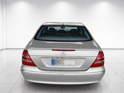 Usata Mercedes E320 Avantgarde 224 CV (164 kW) 2003 Argento Berlina