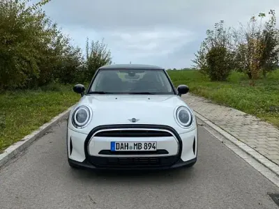 Gebraucht Mini Cooper Classic 136 PS (100 kW) 2023 Weiß Kleinwagen