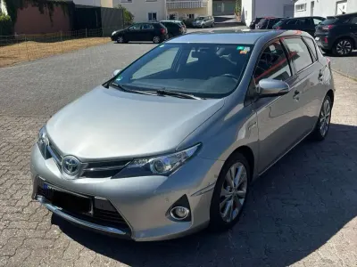Gebraucht Toyota Auris Hybrid Life 136 PS (100 kW) 2013 Grau Limousine