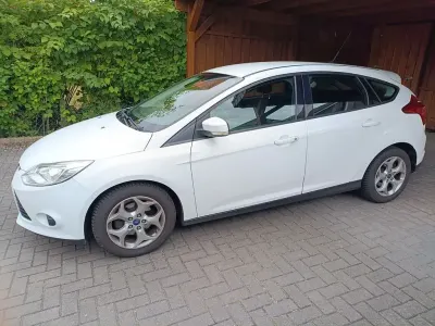 Gebraucht Ford Focus Trend 116 PS (85 kW) 2011 Weiß Limousine