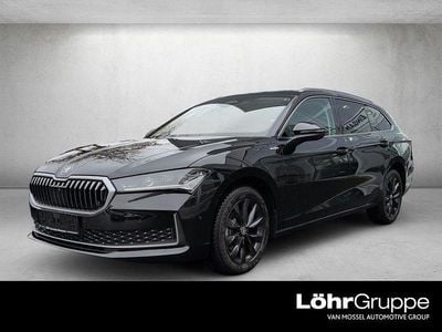 Gebraucht Skoda Superb LAURIN & KLEMENT 150 PS (110 kW) 2026 Schwarz Kombi