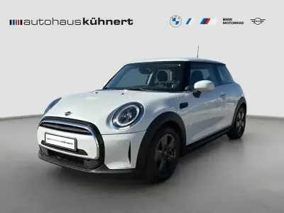 Używany Mini Cooper Classic 136 KM (100 kW) 2023 Biały Hatchback