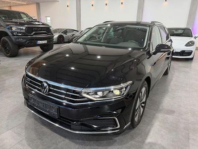Gebraucht VW Passat IQ Drive 156 PS (114 kW) 2022 Schwarz Kombi