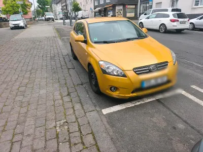 Gebraucht Kia Ceed 125 PS (91 kW) 2009 Gold Kleinwagen
