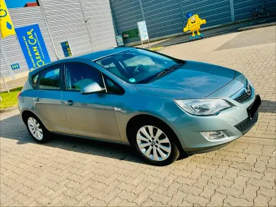 Gebraucht Opel Astra 116 PS (85 kW) 2010 Silber Limousine