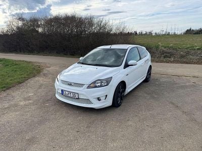 Gebraucht Ford Focus ST 226 PS (166 kW) 2008 Weiß Limousine