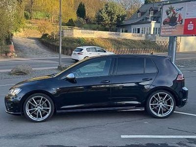 Second-hand VW Golf VII R 300 CP (220 kW) 2015 Negru Berlinǎ
