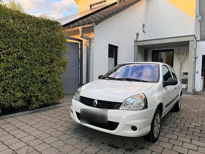 Second-hand Renault Clio II Campus 58 CP (42 kW) 2010 Alb Hatchback