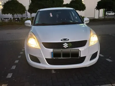 Gebraucht Suzuki Swift Club 94 PS (69 kW) 2012 Weiß Kleinwagen