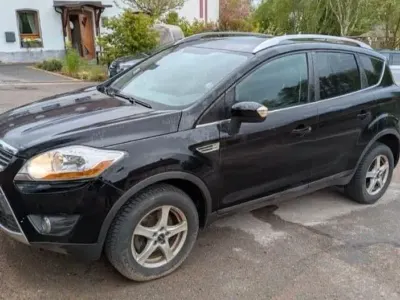 Gebraucht Ford Kuga Trend 140 PS (102 kW) 2011 Schwarz SUV