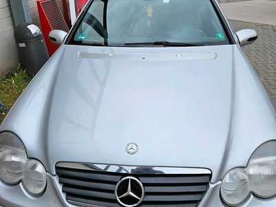 Silber Gebraucht 2001 Mercedes 200 Coupé | 1.500 €