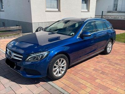 Gebraucht Mercedes C200 136 PS (100 kW) 2015 Blau Limousine
