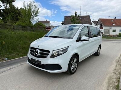 Mercedes V220