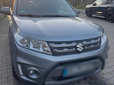 Gebraucht Suzuki Vitara 120 PS (88 kW) 2017 Silber SUV