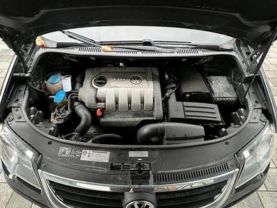 Schwarz Gebraucht 2009 VW Touran Van / Kleinbus | 4.000 € (Etwas zu teuer)
