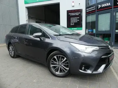 Gebraucht Toyota Avensis Business Edition 147 PS (108 kW) 2016 Graumet (metallic) Kombi