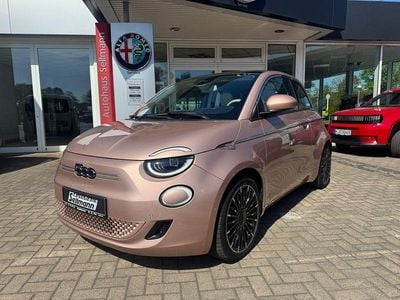 Usata Fiat 500e La Prima 86 kW (118 CV) 2022 Oro Cabrio
